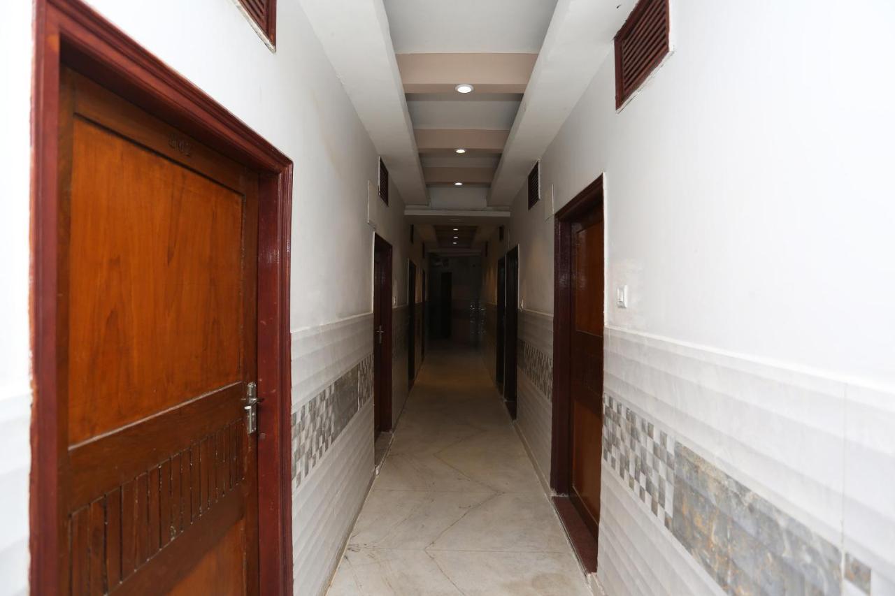 Oyo 4956 Hotel Maharaja Palace Kanpur Eksteriør billede