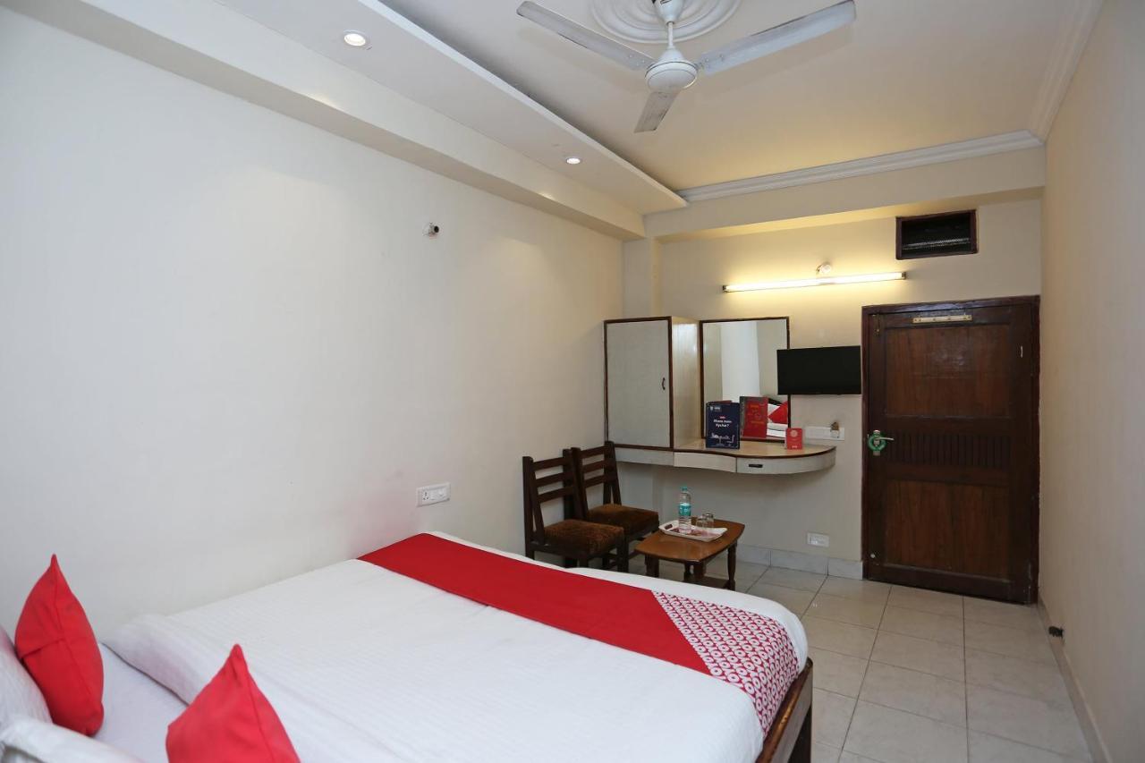 Oyo 4956 Hotel Maharaja Palace Kanpur Eksteriør billede