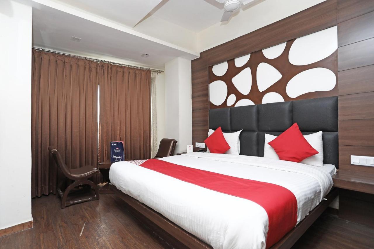 Oyo 4956 Hotel Maharaja Palace Kanpur Eksteriør billede
