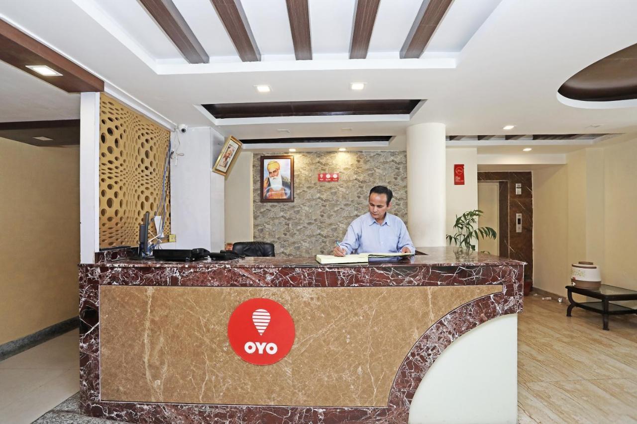 Oyo 4956 Hotel Maharaja Palace Kanpur Eksteriør billede