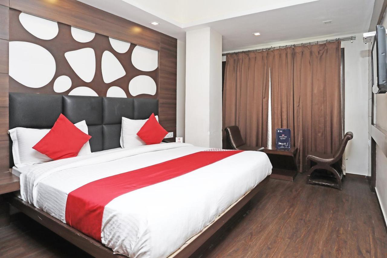 Oyo 4956 Hotel Maharaja Palace Kanpur Eksteriør billede