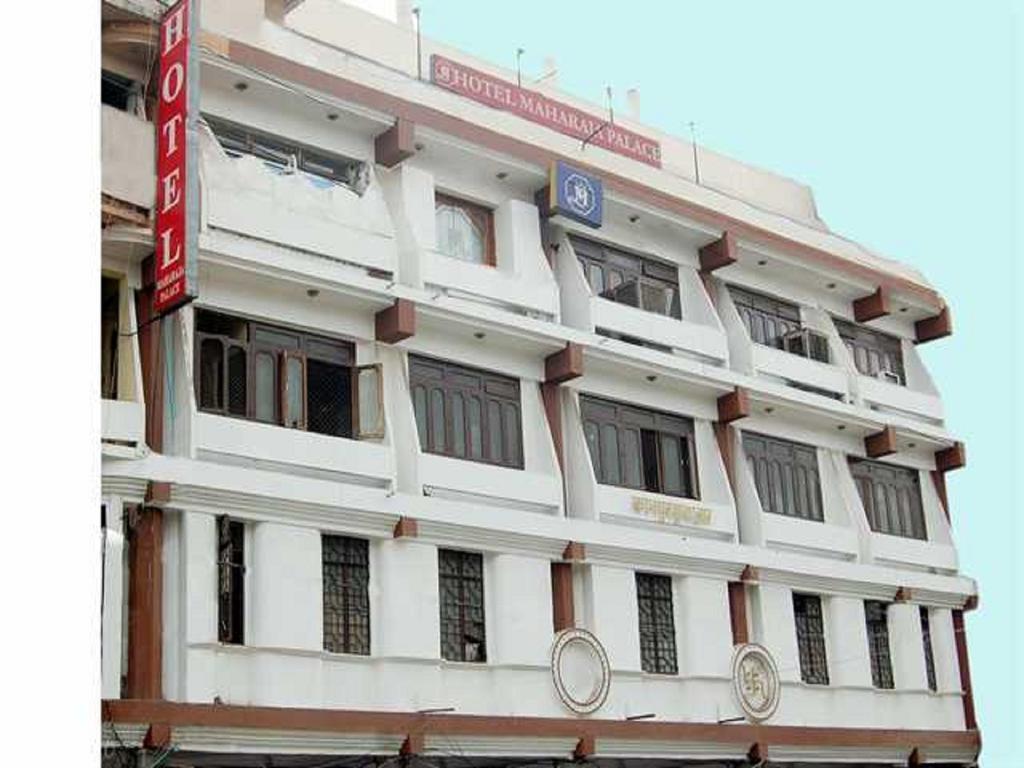 Oyo 4956 Hotel Maharaja Palace Kanpur Eksteriør billede